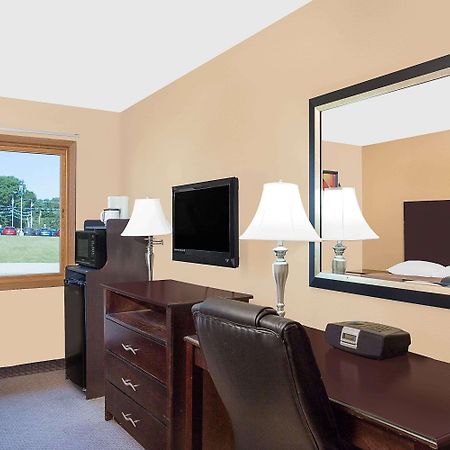 Motel Super 8 By Wyndham Sheboygan Wi Zewnętrze zdjęcie