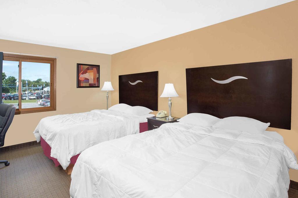 Motel Super 8 By Wyndham Sheboygan Wi Zewnętrze zdjęcie