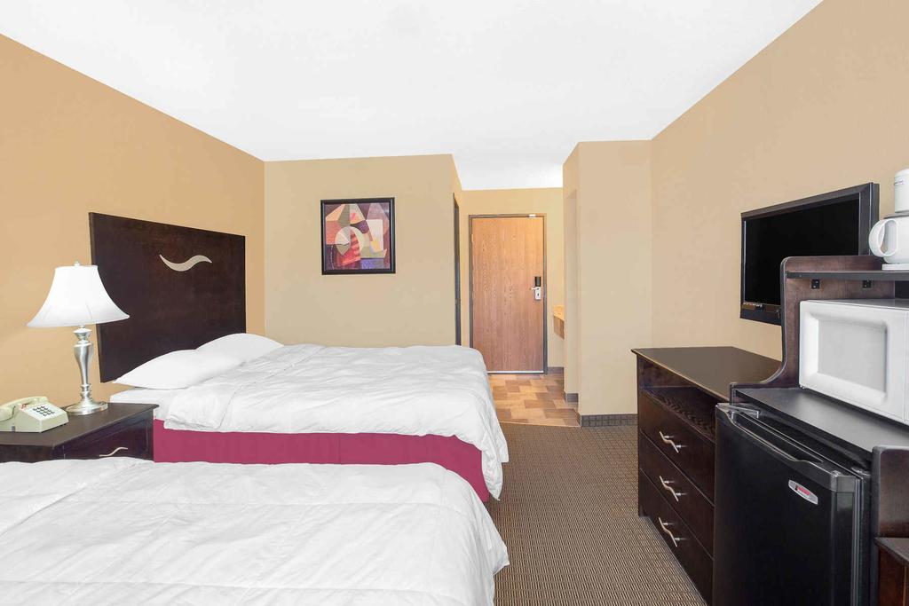 Motel Super 8 By Wyndham Sheboygan Wi Zewnętrze zdjęcie
