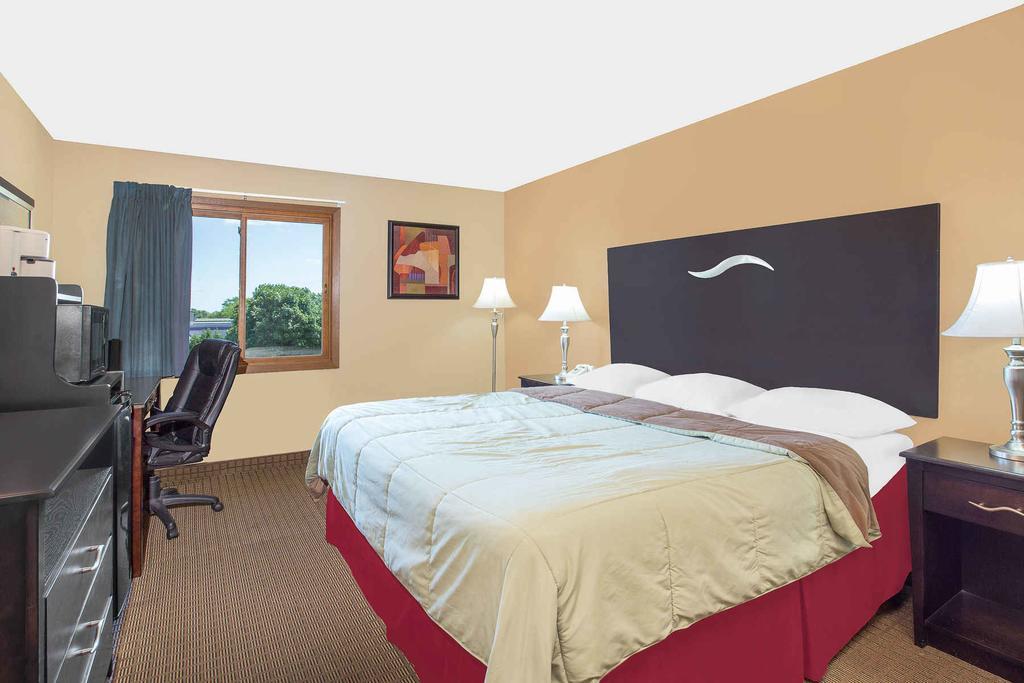 Motel Super 8 By Wyndham Sheboygan Wi Zewnętrze zdjęcie