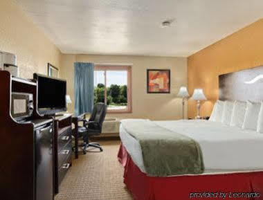 Motel Super 8 By Wyndham Sheboygan Wi Zewnętrze zdjęcie